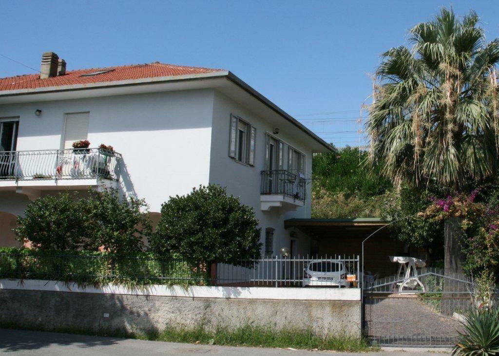 B&B Ai Tre Archi Споторно Екстер'єр фото